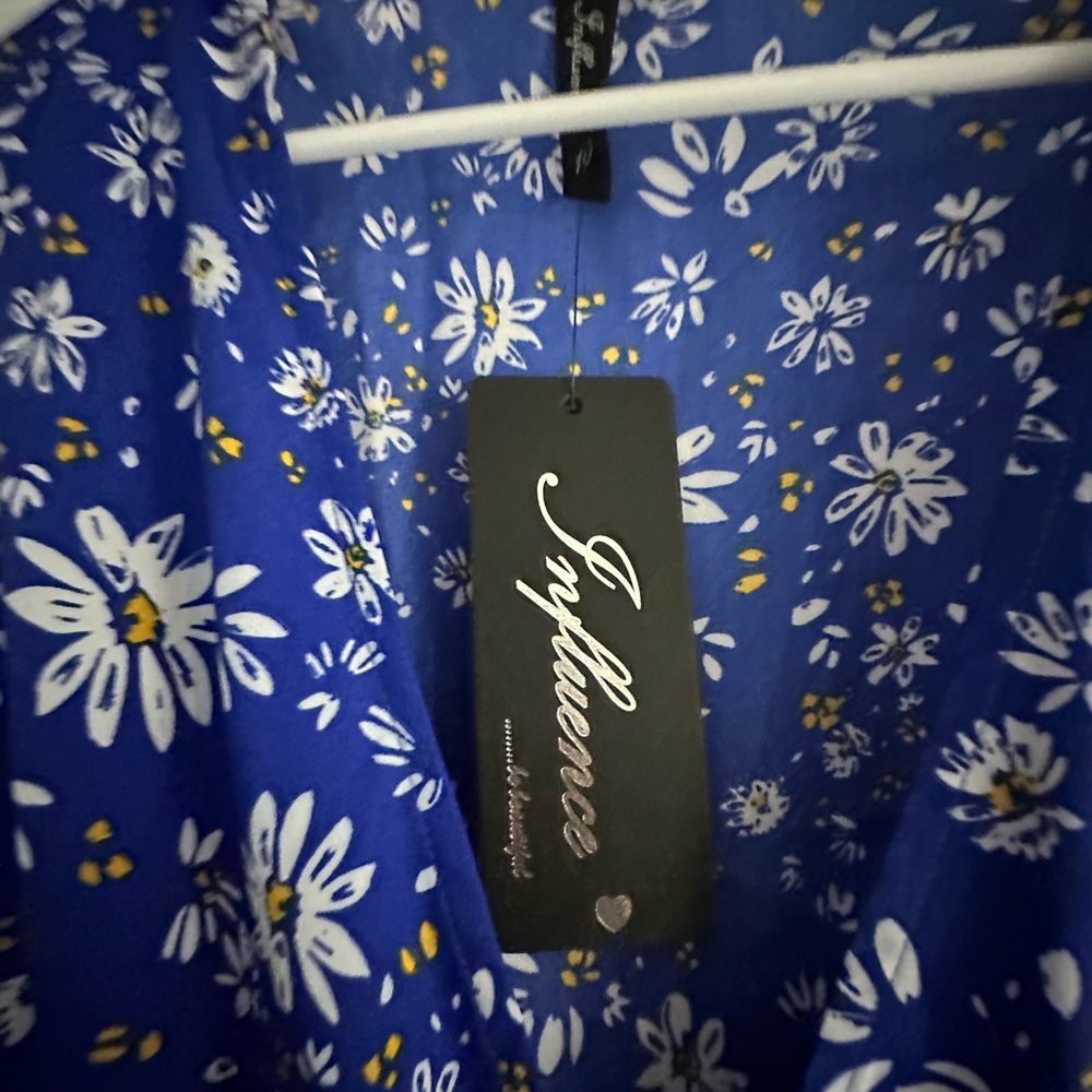 Beautiful Wrap Dress! - Picture 4 of 5